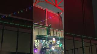 33歳男性が東京タワーで SMAP の「世界に一つだけの花」歌ってみた結果www #shorts