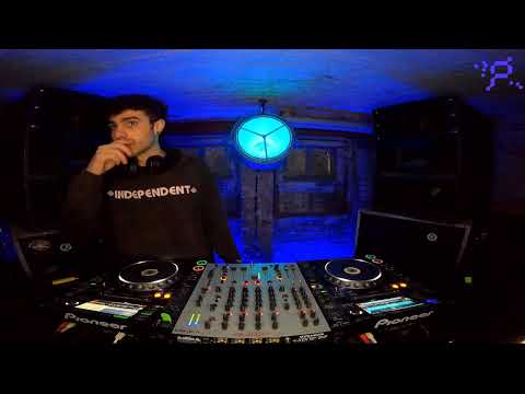 PATTERN: Data Roaming Showcase - No Name - 03.26.22 - 1 PM