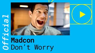 Kadr z teledysku Don't Worry tekst piosenki Madcon