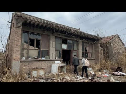 Nach Jobverlust kehrte ein junges Paar aufs Land zurück und baute ein verlassenes Haus wieder auf