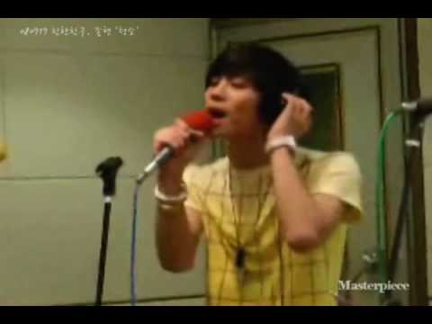SHINee Jonghyun singing Clean Up 청소 (with bg music)