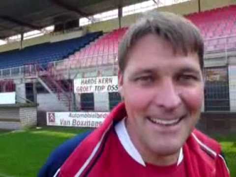 SV TOP...Op een slof en een oude voetbalschoen