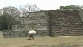preview picture of video 'Honduras (MM-6) site archéologique de Copan'