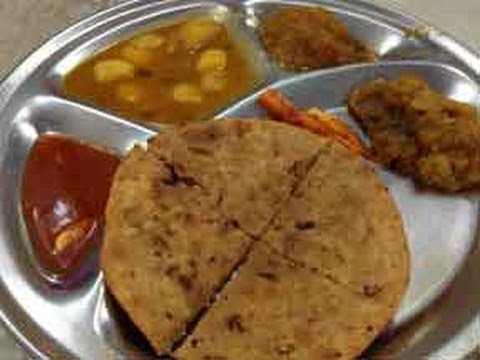 ストリートフーズ - オールドデリーのパラテワリ・ガリ、チャンドニ・チャウク｜Show Me The Curry Travel Log (Street Foods - Parathewali Gali, Chandni Chowk in Old Delhi | Show Me The Curry Travel Log)