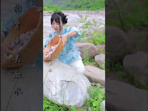 Nature and Wildlife - Life In Jungle Find Fruits are Food - cooking  | Survival Eating