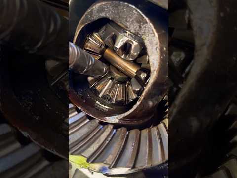 How to remove Jeep TJ rear axles #diy #jeep #automobile #wrangler #jeeptj #truck #jeeplife