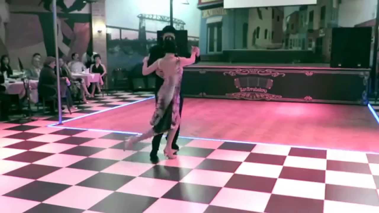 Carolina del Rivero & Donato Juárez interpretan Esta Noche de Luna