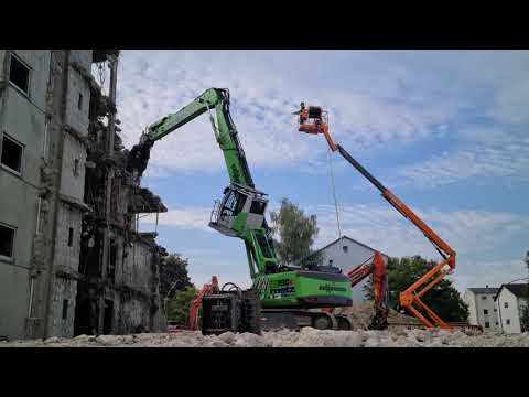 Building demolition with a Sennebogen 830 E