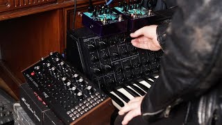 Video thumbnail for Double Pyramids Flanger on Synth - Vice Cooler by EarthQuakerDevices