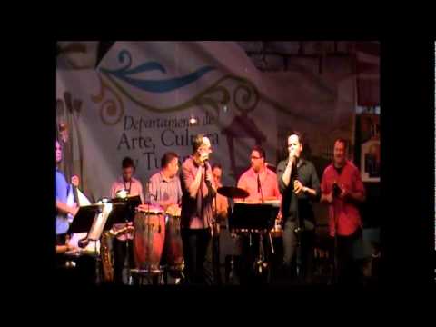 Encantigo, cantan Osvaldo Román  y Kayvan Vega