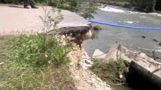 preview picture of video 'Zerwanie mostu miedzy Krempachami a Nowa Biala'