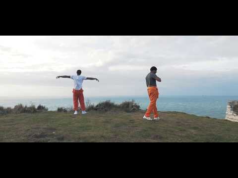 Skayz MOMM x Skeu -  Le Gun ou La Rose ( Clip Officiel )