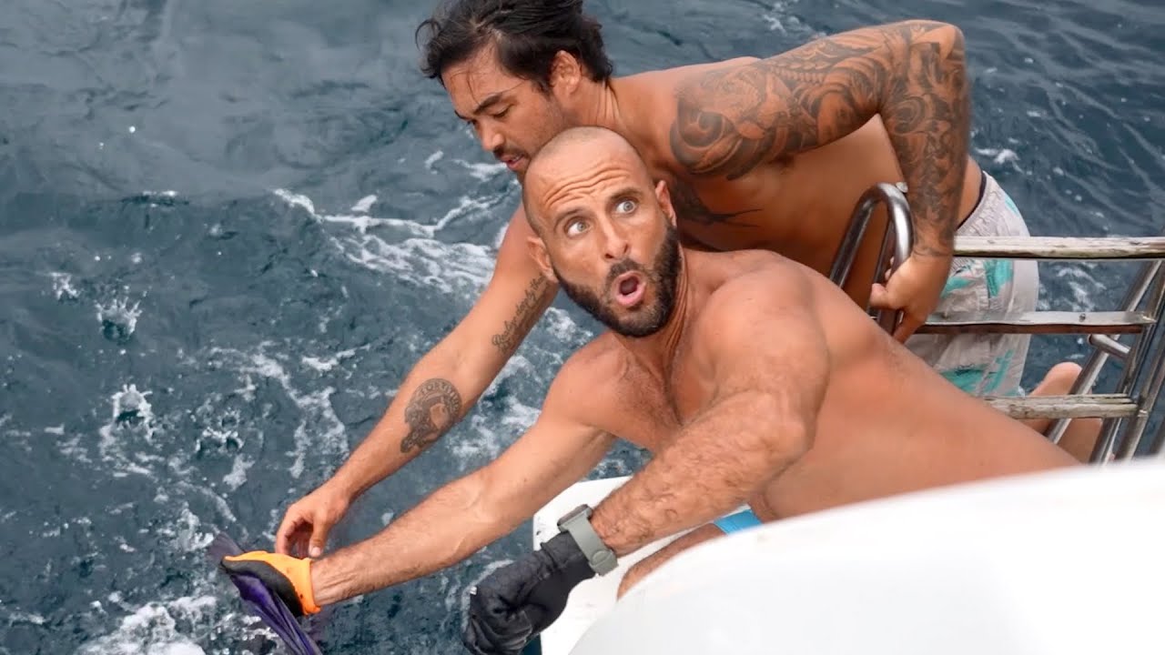 CRAZY OFFSHORE SAILING EXPERIENCE FOR THE CREW 😲  - Episode 188