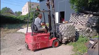 Chariot &eacute;l&eacute;vateur &agrave; trois roues Linde E 15 | Image 5 - Machineryline