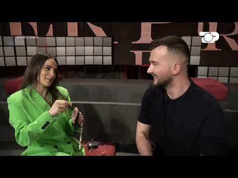 Maria vë djalin e ri ti lyej buzët…- Për’puthen prapaskena