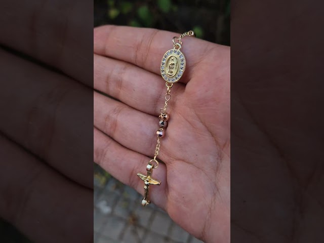 Vídeo relacionado con Supcare Cadena Rosario Hombre Collar Rosario Santa María Acero Inoxidable Colgante Cruz Jesucristo Collar Religioso Católico Joyería Cristiana Oración Rezo Misa Regalo Familia