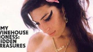 Amy Winehouse-The Girl From Ipanema (Lyrics)