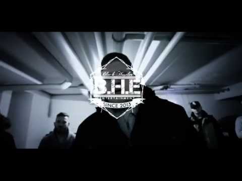 Absturzz - Auf Der Jagd Nach Dem Glück