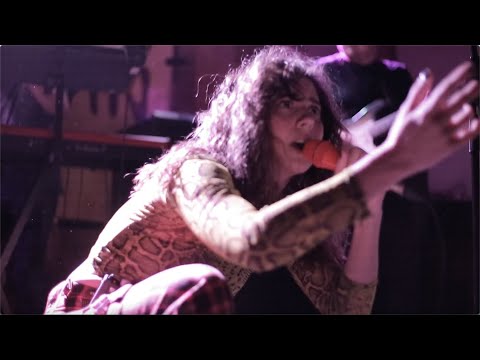 Deva St. John - 2 X 4 (Live at The Waiting Room, London)
