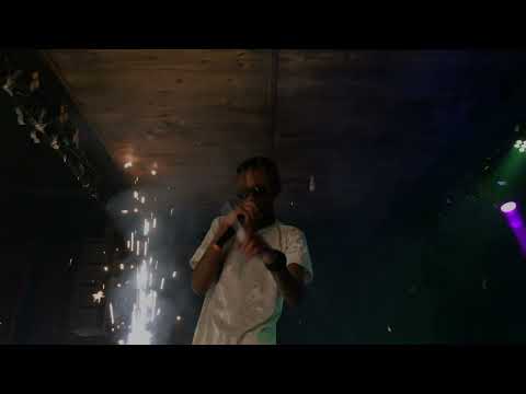 RABETÃO NO CHÃO AO VIVO - MC MENININHO