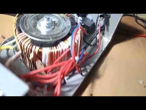 Зарядное устройство Мaxinter ПЛЮС-10 AT 12V10A. Брак, мелкий ремонт.