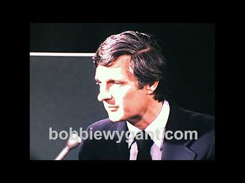 Alan Alda "Kill Me if You Can" 1977 - Bobbie Wygant Archive