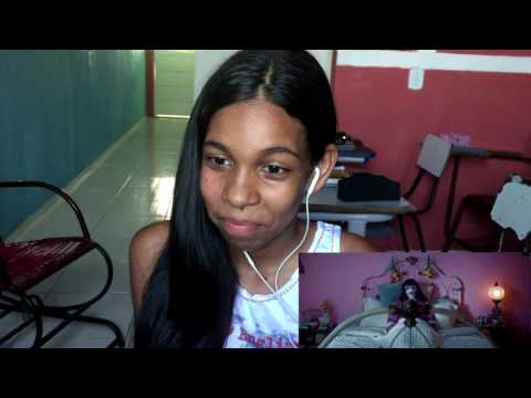 Jovens Reagem a Melanie Martinez