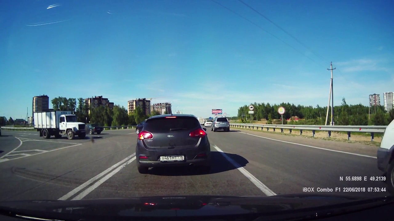Хлебовоз в Казани смотрел не в ту сторону