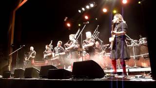Red Hot Chilli Pipers - We Will Rock You/Eye Of The Tiger/The Clumsy Lover (Dresden, 11.11.16)