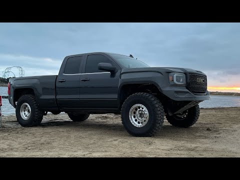 Installing New Method beadlocks and Nexen Roadian MTX 37s!