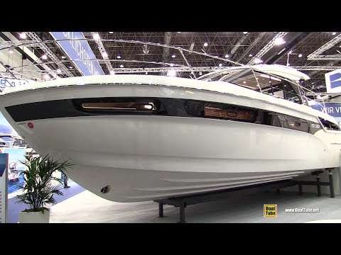 2018 Bavaria S40 Coupe Motor Yacht - Walkaround - 2018 Boot Dusseldorf Boat Show