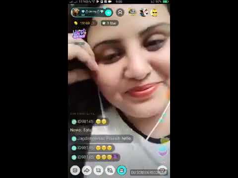 سیکسی لڑکی کار میں سیکسی ویڈیو دیکھتے ہویے سیکسی لڑکی کار میں سیکسی ویڈیو دیکھتے ہویے