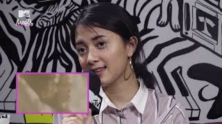 Rahmania Astrini sings songs at random on Karaoke Roulette  (MTV Meets)