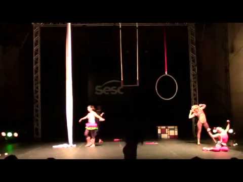 espetáculo circense 'A Caixa Surpresa'