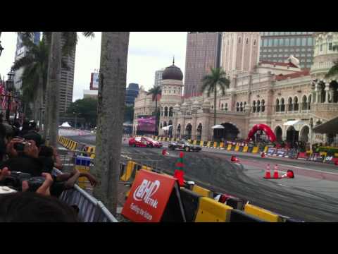 Ryuji Miki VS. Daigo Semifinal Formula Drift Malaysia 2010
