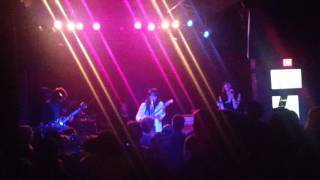 Thao and the Get Down Stay Down "When We Swam" Live at Mercy Lounge (2016/4/7)