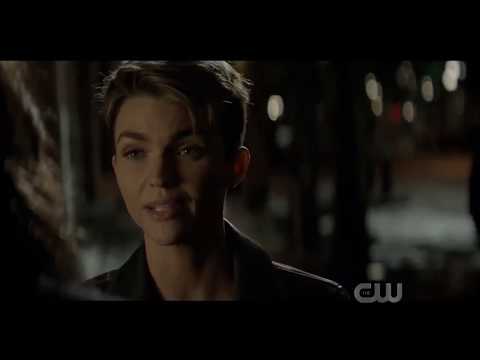 Batwoman 1x07  Sophie and Kate