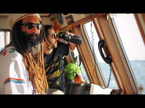 KOZA MOSTRA "ΜΕ ΤΡΕΛΑ" (Me Trela) Official Remastered Clip