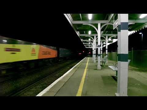 (HD) Colas Rail 47739 tows Southeastern 395011 through Paddock Wood - 28/01/14
