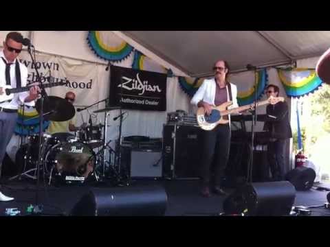 Donny Benet - Treat Yourself @ The Newtown Festival (9/11/14)
