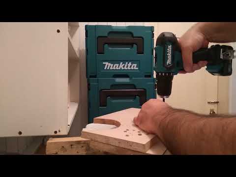 Makita Akumuliatorinis gręžtuvas DF333DWAE 12V Max, 2x2,0Ah video
