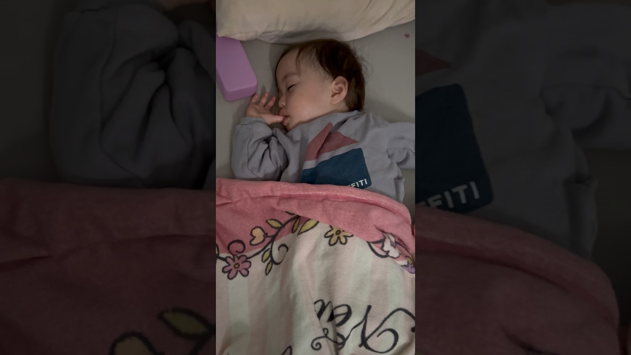 一瞬びびるやつ #赤ちゃん #赤ちゃんのいる生活 #双子