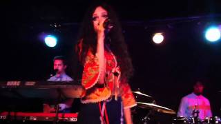 Eliza Doolittle sings Money Box (super clear audio)