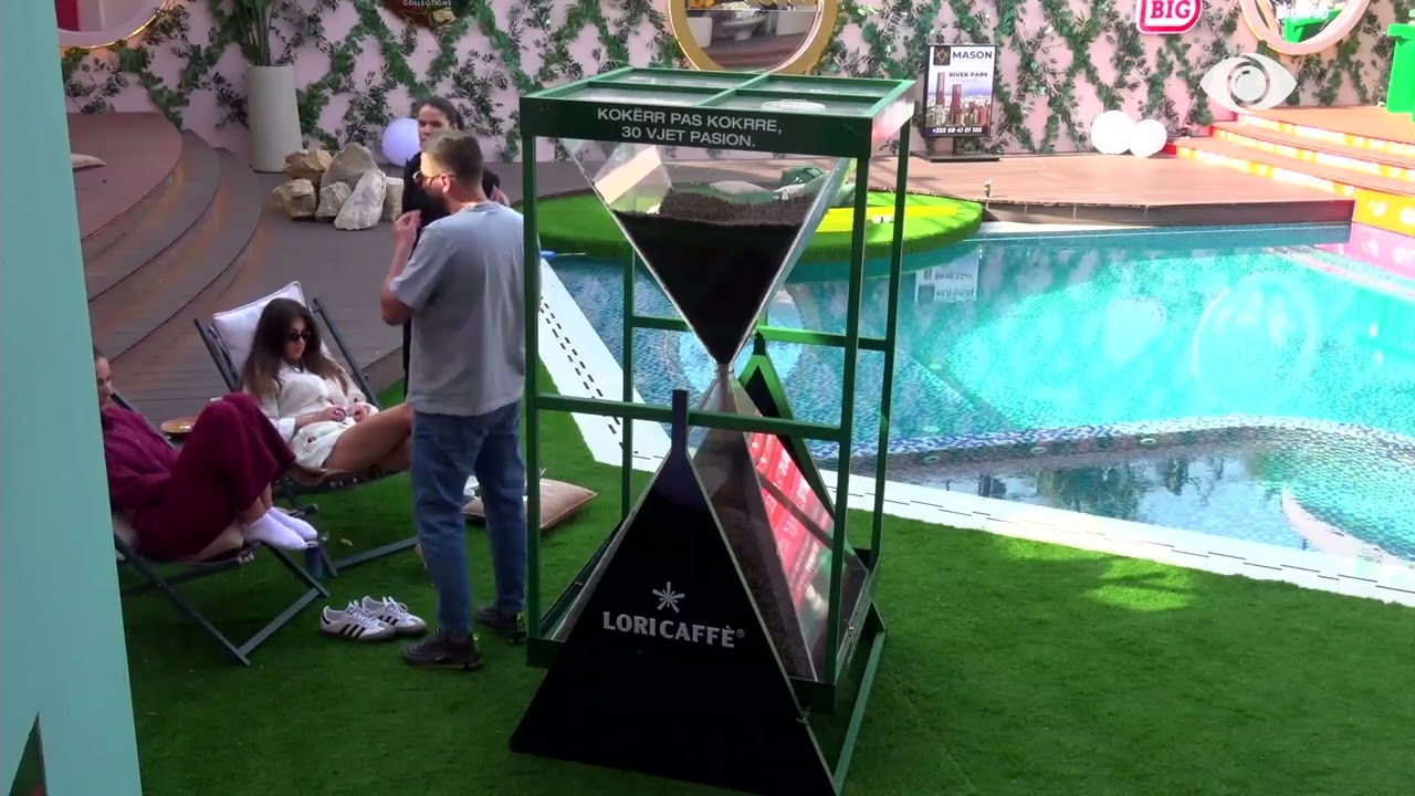 “Kujdes me këtë dorë”/ Debat mes Rozanës dhe Mikelës: Jeni mësuar të flisni budallëqe