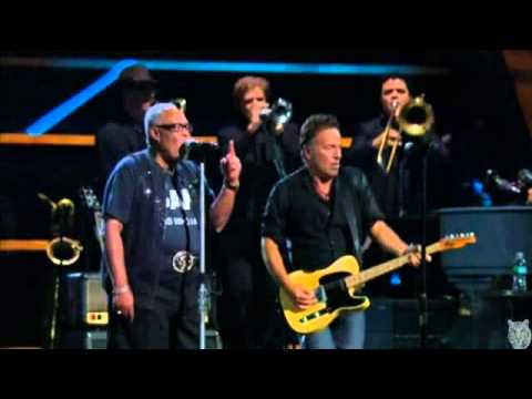 SAM MOORE & BRUCE SPRINGSTEEN....HOLD ON I'M COMING - SOUL MAN