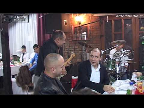 Muzicka zabava Cacak 2014/2015 (Aca Cergar) - Dragan Sanjika svira Aci Cergaru na uvce