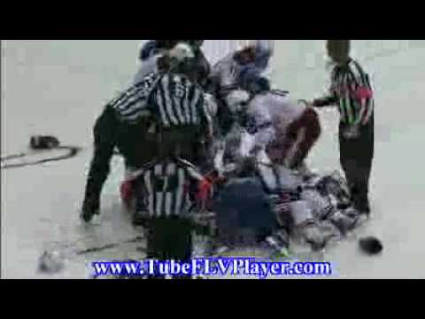 Kesler Hit on Morris  Hockey Scrum  Canucks Vs Coyotes  03.30.10  HD.flv