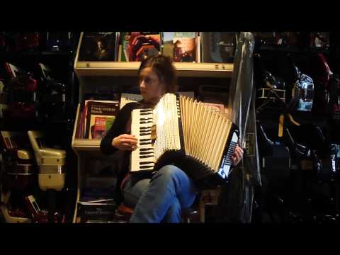 1270 - Black Gold Hohner Concerto II MM 72 $795