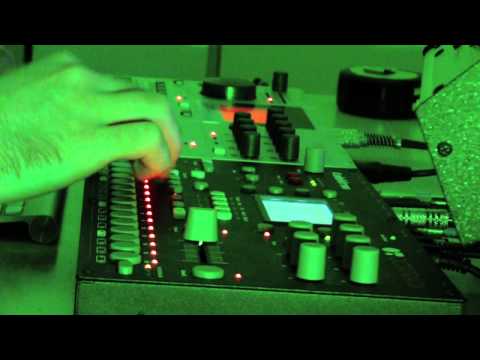 Elektron Octatrack + Machinedrum UW = Friday Tweak