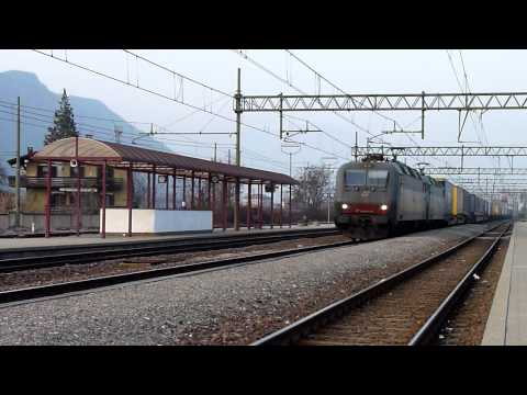 DOPPIA E405 IN TRANSITO CON TRENO MERCI INTERMODALE